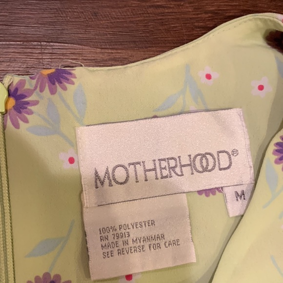 Woman’s maternity dress - Picture 2 of 3